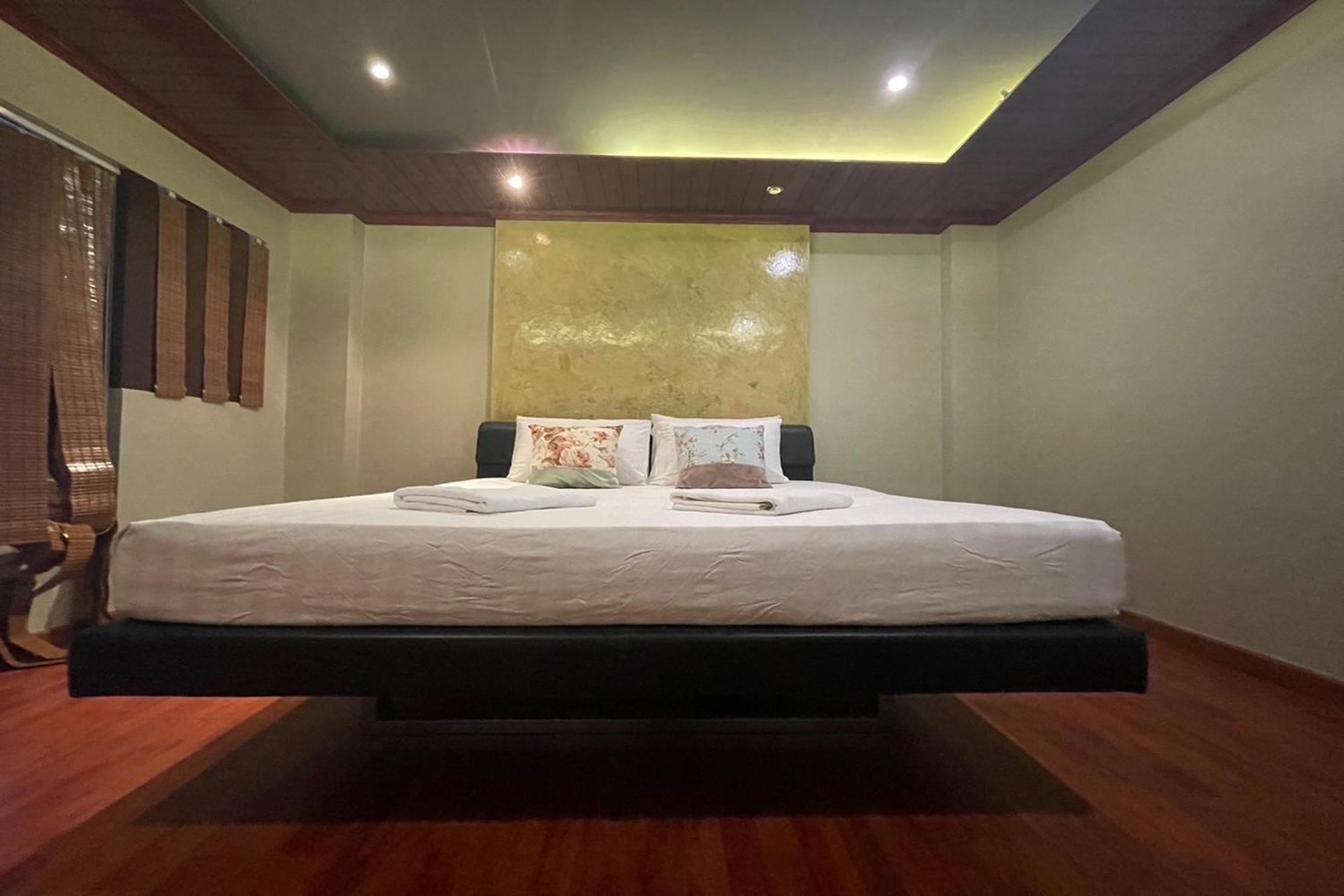 Landmark Patong Hotel エクステリア 写真
